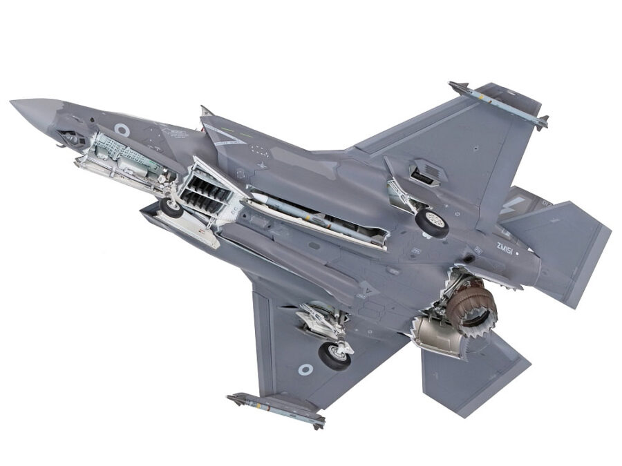 1:72 Scale Tamiya Lockheed Martin F-35 B Lightning II Model Kit - Image 3