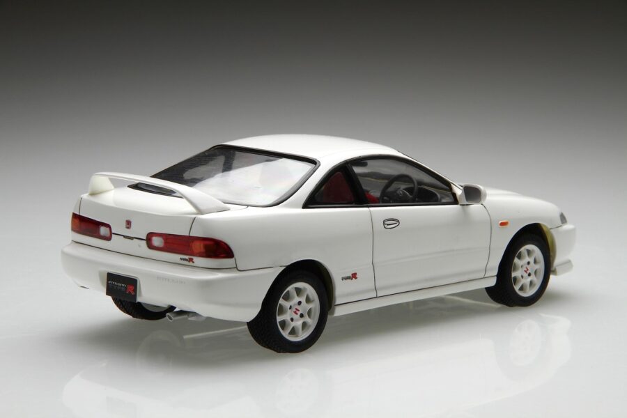 1:24 Scale Fujimi Honda Integra DC2 Type R Car Model Kit - Image 3