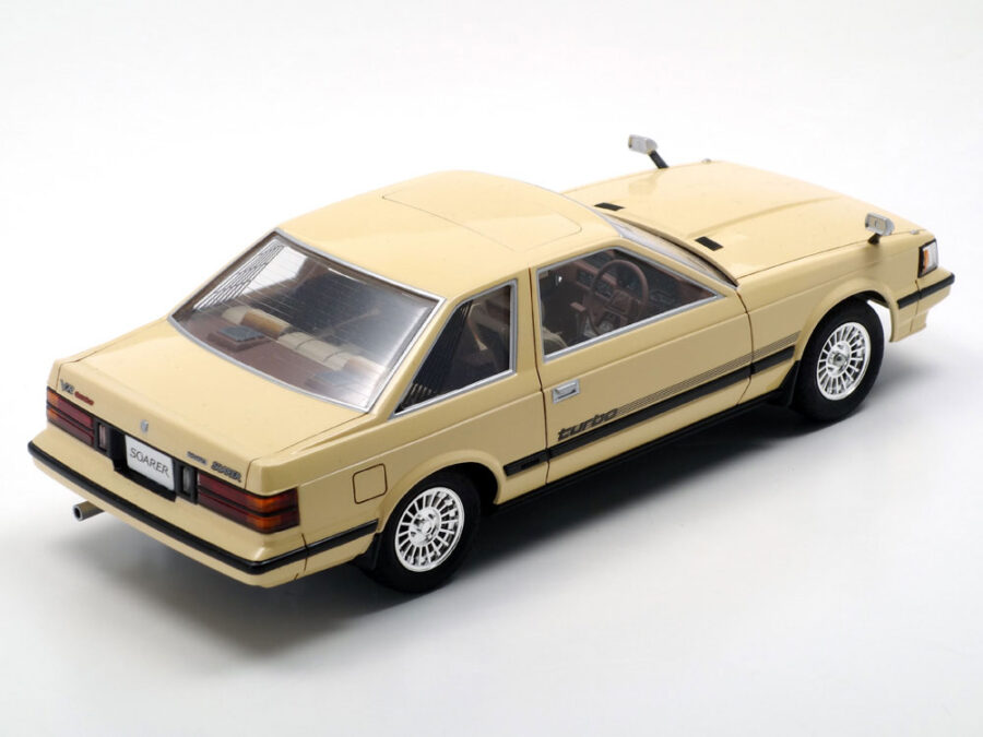 1:24 Scale Tamiya Toyota Soarer 2000VR-Turbo Model Kit - Image 3