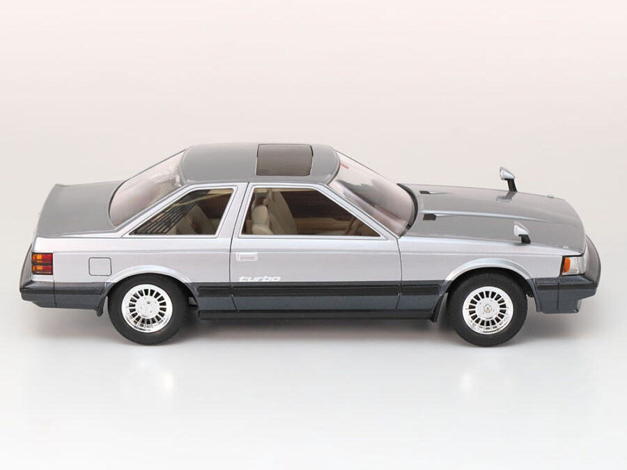 1:24 Scale Tamiya Toyota Soarer 2000VR-Turbo Model Kit - Image 4
