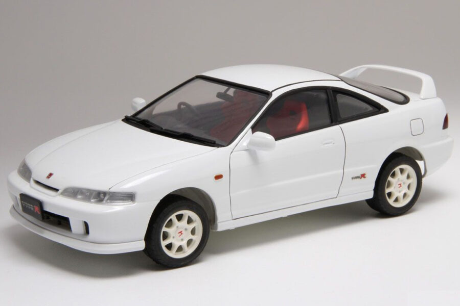 1:24 Scale Fujimi Honda Integra DC2 Type R Car Model Kit - Image 2