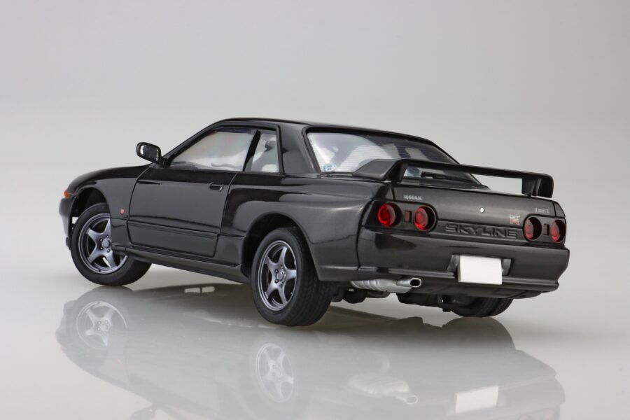 1:24 Scale Fujimi Initial-D Takeshi Nakazato Skyline GT-R V Spec II (BNR32) Model Kit - Image 4