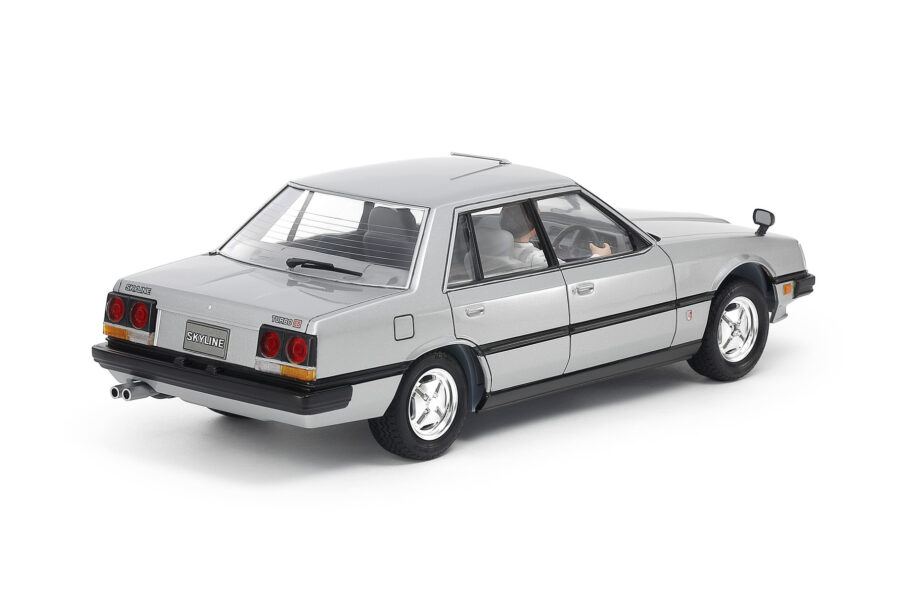 1:24 Scale Tamiya Nissan Skyline Sedan 2000 Turbo GT-ES Model Kit - Image 3