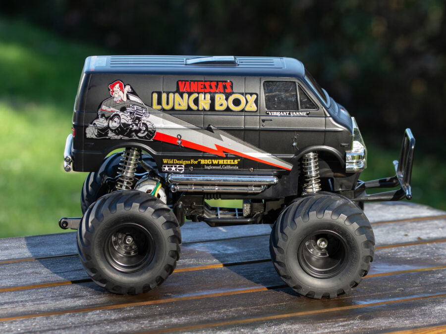 1:10 Scale Tamiya Off-Road Car Lunch Box Black Edition Radio Control Kit - Image 4