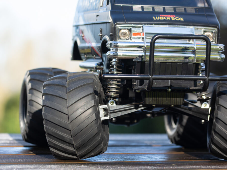 1:10 Scale Tamiya Off-Road Car Lunch Box Black Edition Radio Control Kit - Image 11