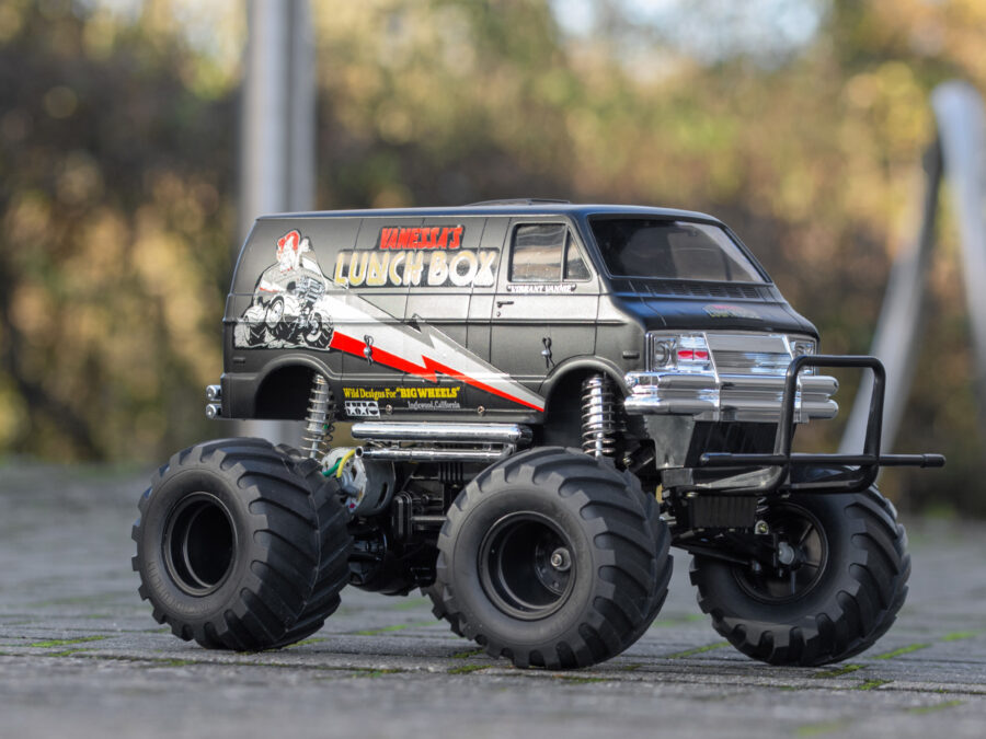 1:10 Scale Tamiya Off-Road Car Lunch Box Black Edition Radio Control Kit - Image 15