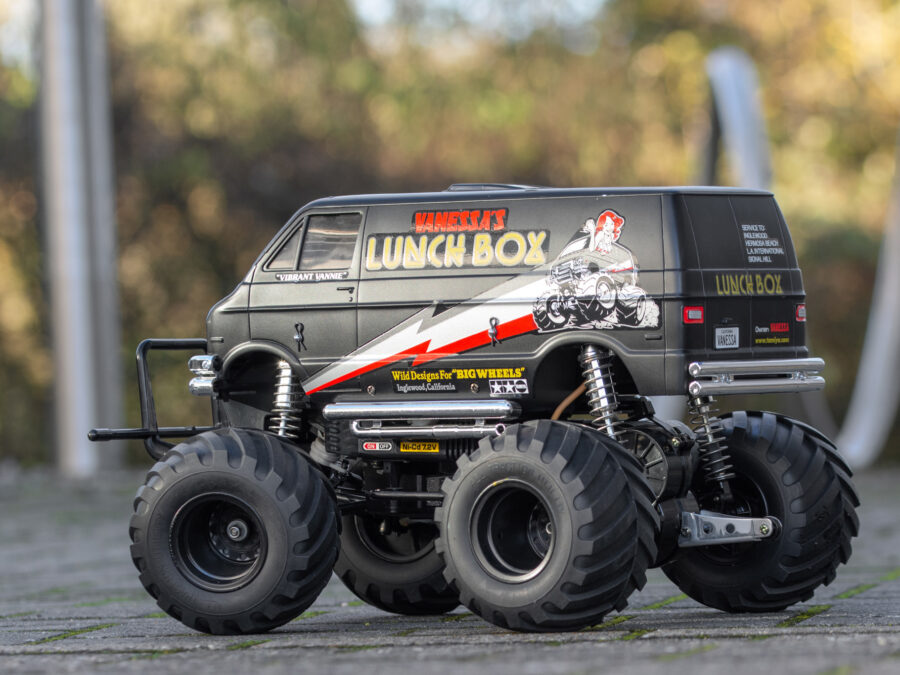 1:10 Scale Tamiya Off-Road Car Lunch Box Black Edition Radio Control Kit - Image 16