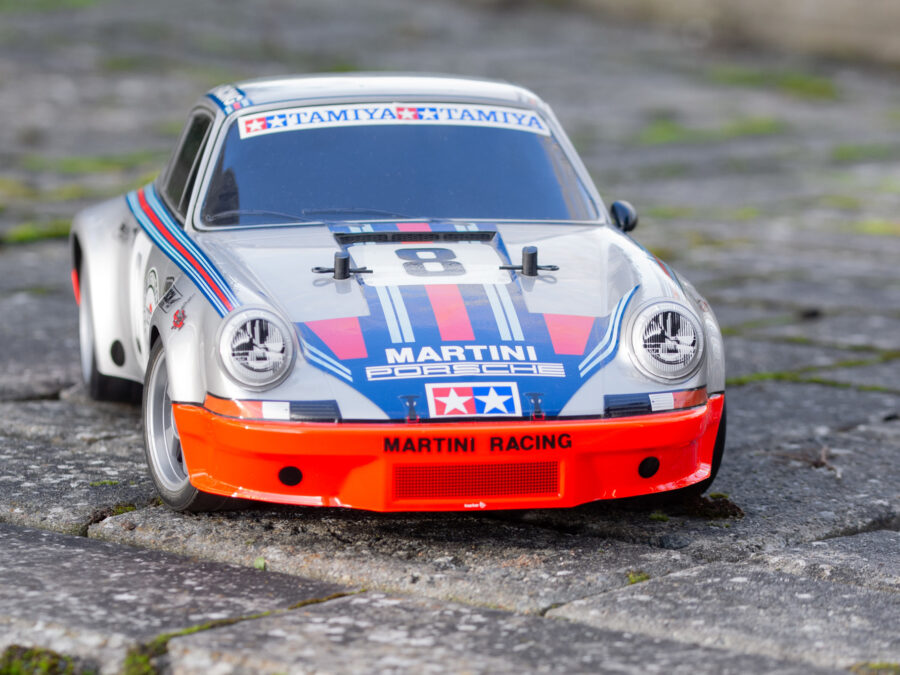 1:10 Scale Tamiya Porsche 911 Carrera RSR Martini (TT-02) Radio Control Kit - Image 5