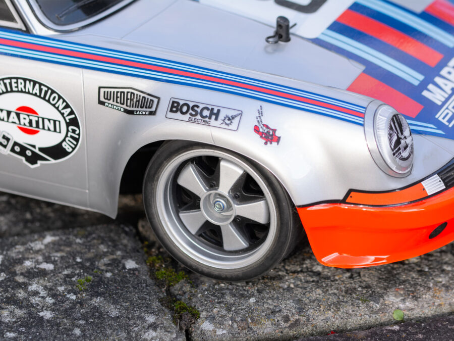 1:10 Scale Tamiya Porsche 911 Carrera RSR Martini (TT-02) Radio Control Kit - Image 6