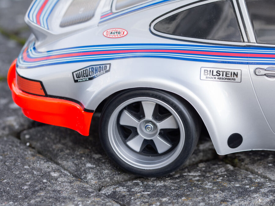 1:10 Scale Tamiya Porsche 911 Carrera RSR Martini (TT-02) Radio Control Kit - Image 7