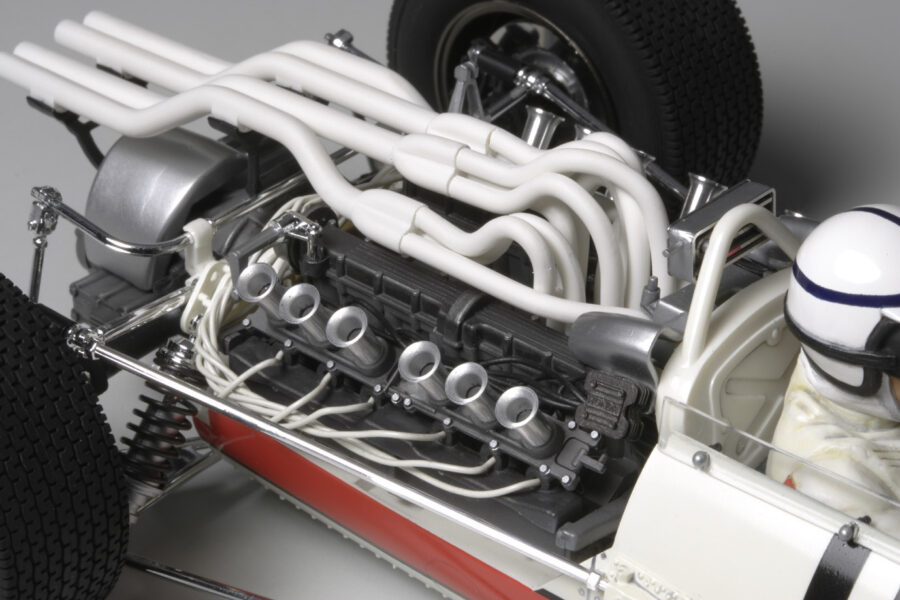 1:12 Scale Tamiya Honda RA273 F1 Car with Photo-Etched Parts Model Kit - Image 3