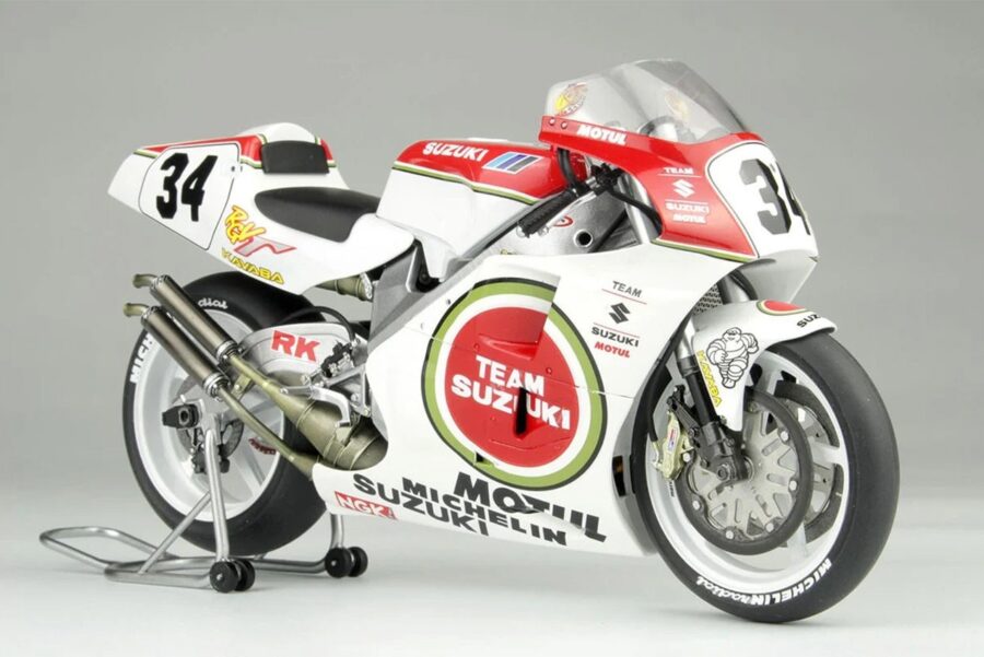 1:12 Scale Beemax Suzuki RGV500 1993 World Champion Moto 500 - Image 3