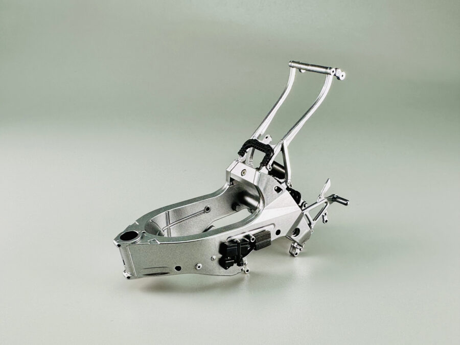 1:12 Scale Beemax Suzuki RGV500 1993 World Champion Moto 500 - Image 7