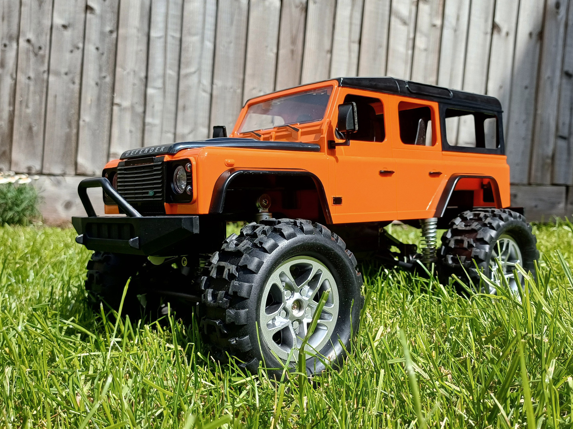 1:14 RC Land Rover Defender Rock Crawler - Image 8