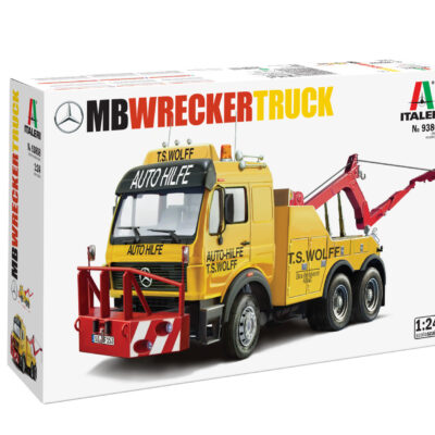 1:24 scale Italeri Mercedes Benz Wrecker Model Kit