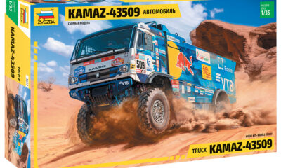 1:35 Scale Zvezda Kamaz Rally Dakar Model Kit