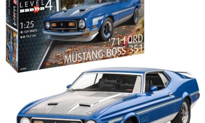 1:25 Scale Revell Ford Mustang 71' 351 BOSS Model Car Kit