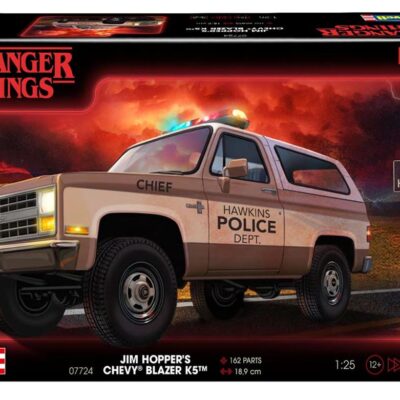 1:25 Scale Revell Stranger Things Jim Hoppers Chevy Blazer K5 Model Kit