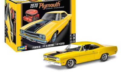 1:24 Scale Revell Plymouth 1970 Road Runner Model Car Kit