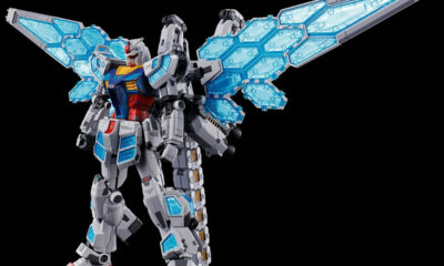 Bandai 1:144 RX-78F00/E Gundam (EX-001 G.L.R.S.S. Feather Unit) Model Kit